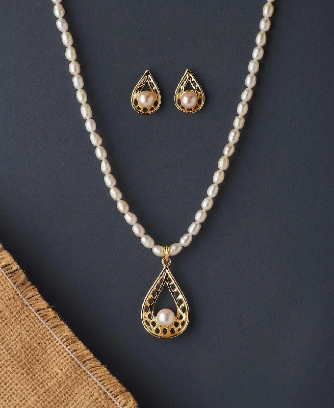 sparkling necklaces for women -Beautiful Pearl Necklace Set