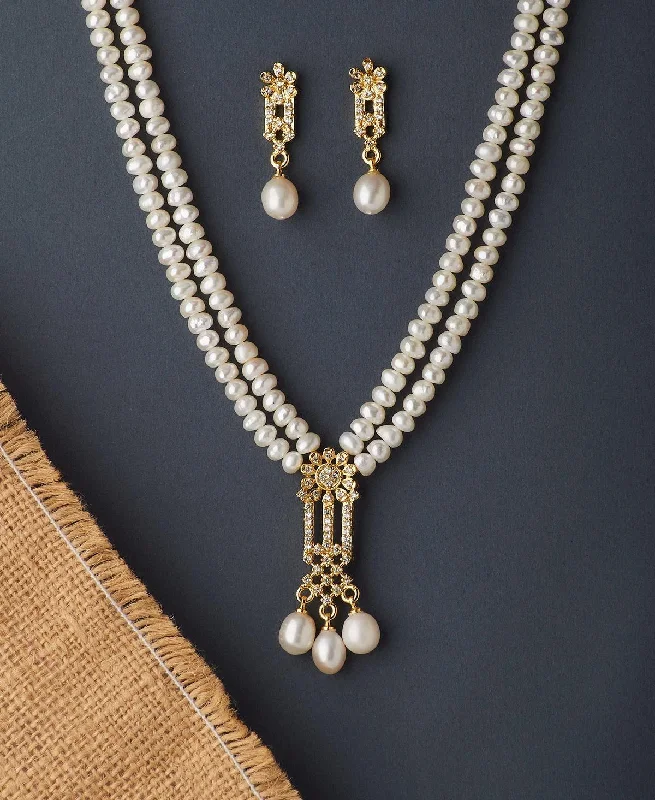 dainty necklaces for women -Beautiful Stone Studded Pearl Necklace Set