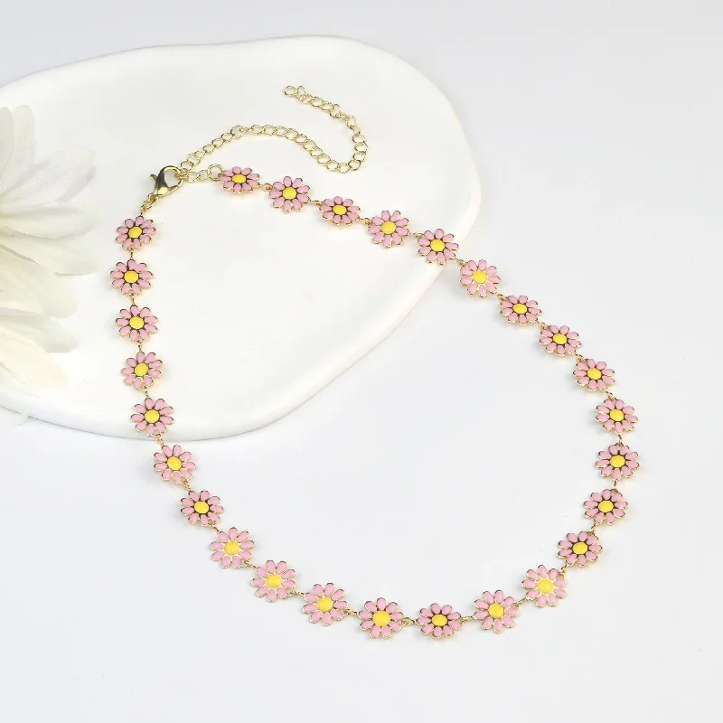 Light Pink Daisy Necklace