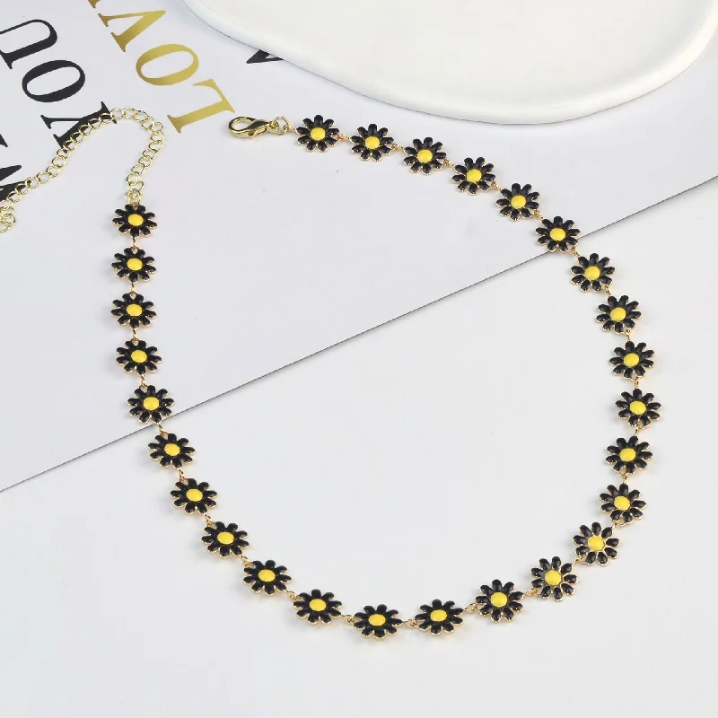 Black Daisy Necklace