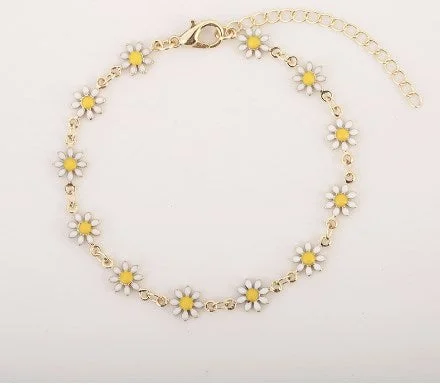 White Little Daisy Bracelet